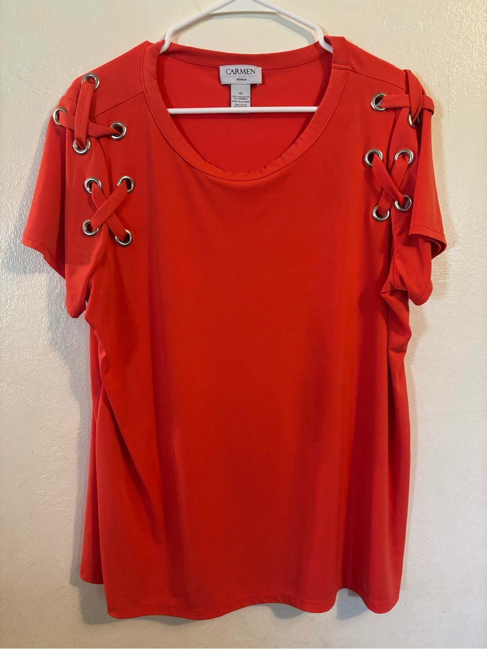 Carmen Marc Valvo Red Short Sleeve Top with Lace-Up Grommet Shoulders